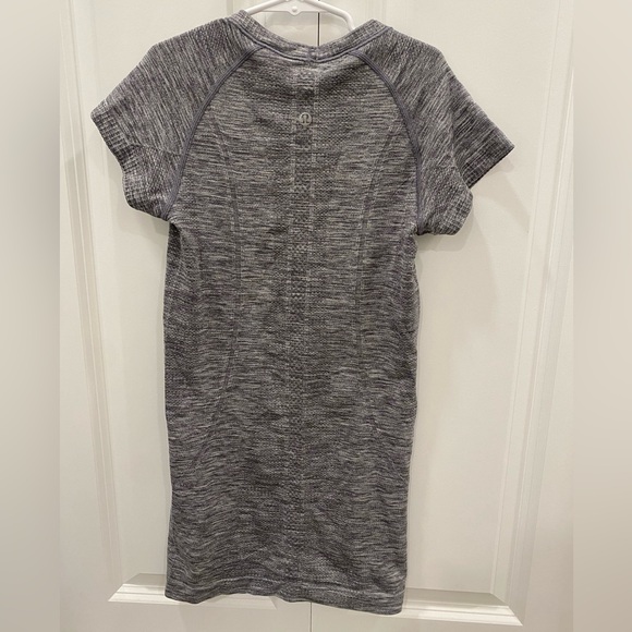Lululemon Swiftly Size 2 - Picture 2 of 3